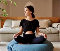 Hatha Yoga, une pratique douce et calme pour être une maman zen
